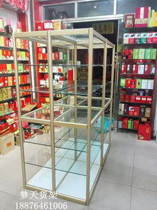 精品货架热销手办模型店铺展示柜与中岛玻璃柜的陈列技巧